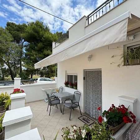 Studio Apartments With Terrace Near Sea - Angela'S Apartments زادار المظهر الخارجي الصورة