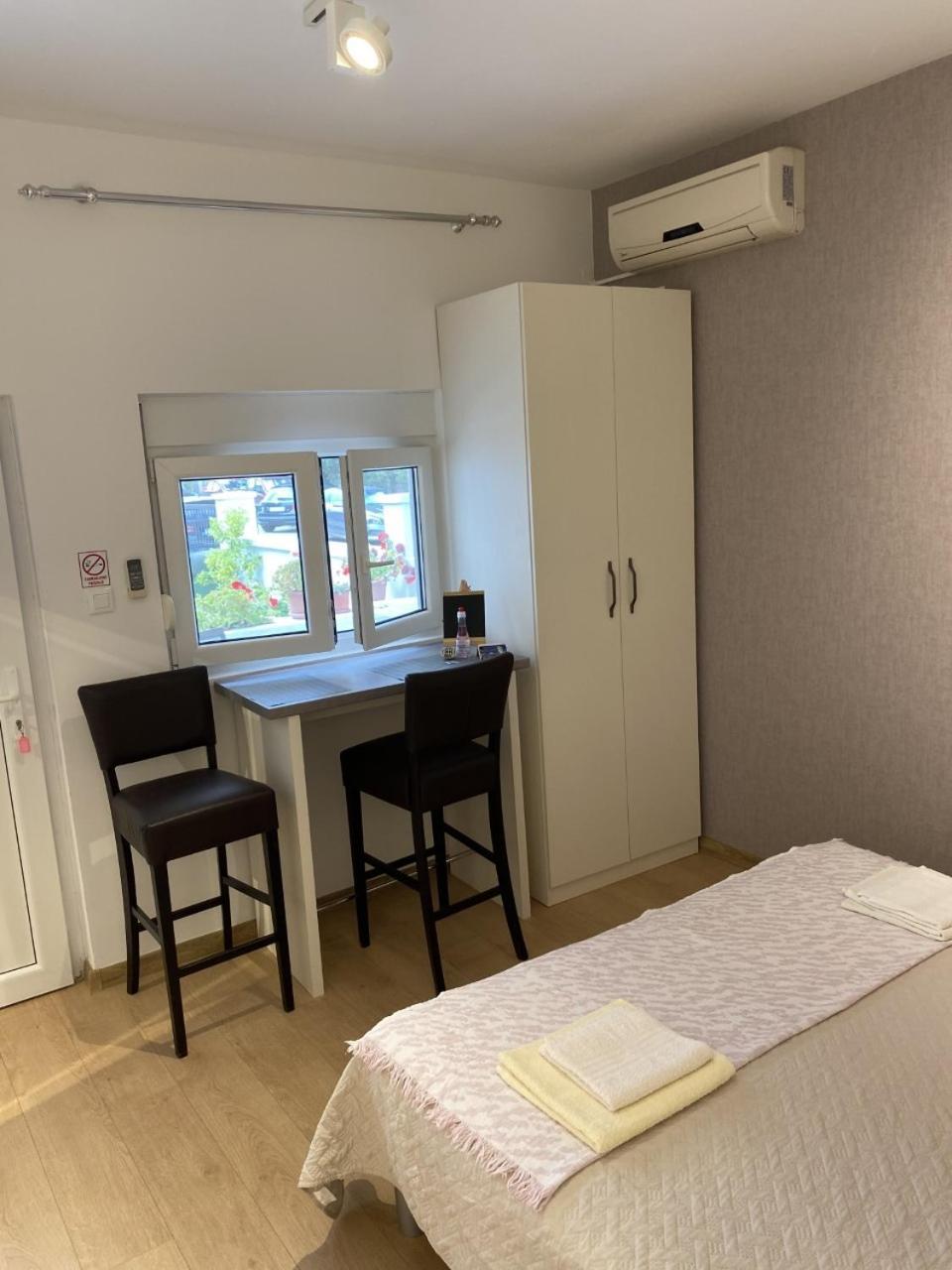 Studio Apartments With Terrace Near Sea - Angela'S Apartments زادار الغرفة الصورة